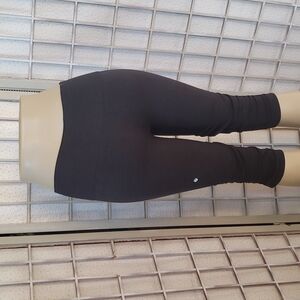 Lululemon Awakening Charcoal  Gray Knee Length Womens Leggings Size 8